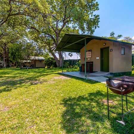 Zambezi Mubala Campsite Катима Мулило Стая снимка